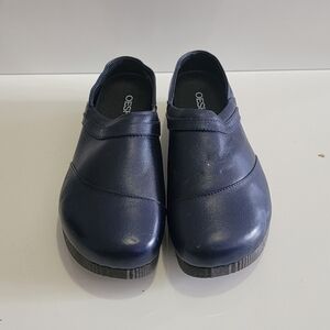 Oesh Navy Blue Shoes